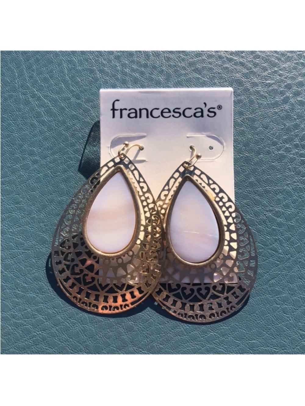 Francesca’s Gold & Ivory Filigree Teardrop Earrings NWT
